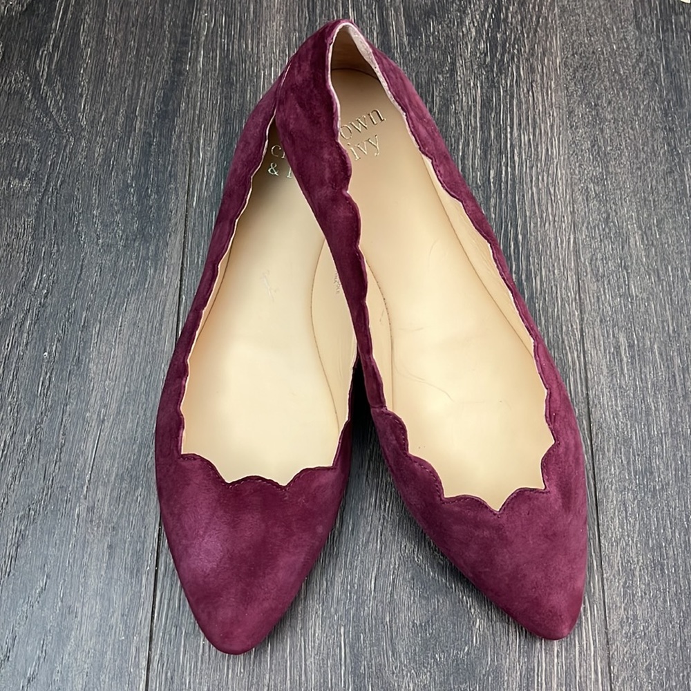 Crown & Ivy Suede Scalloped Flats